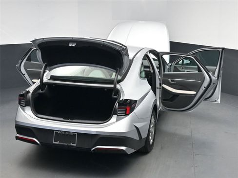 Certified 2025 Hyundai Sonata SE image 24