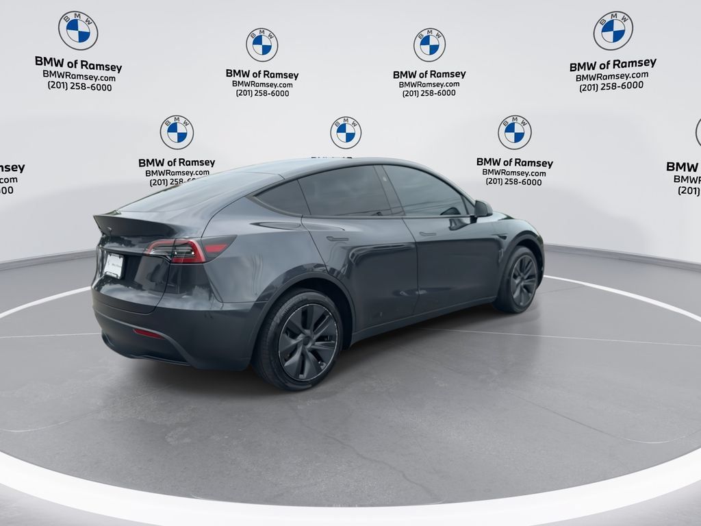 Used 2024 Tesla Model Y Long Range RWD image 8