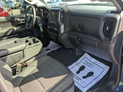 Used 2022 Chevrolet Silverado 1500 Custom w/ Safety Confidence Package image 14