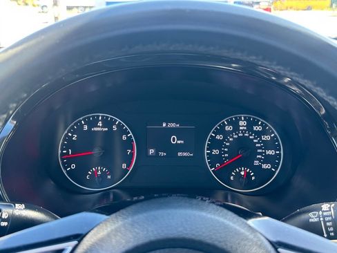 Used 2022 Kia Seltos Nightfall Edition image 28