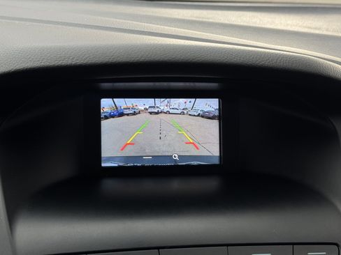 Used 2018 Ford Focus SE w/ SE Appearance Package image 23