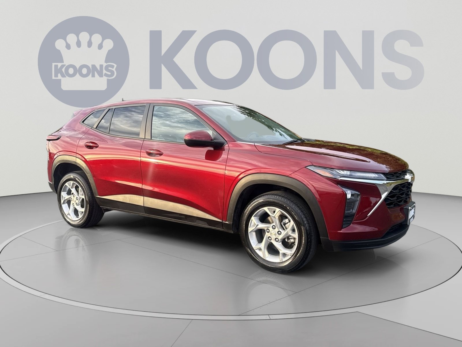Used 2024 Chevrolet Trax LS w/ LS Convenience Package FWD image 2