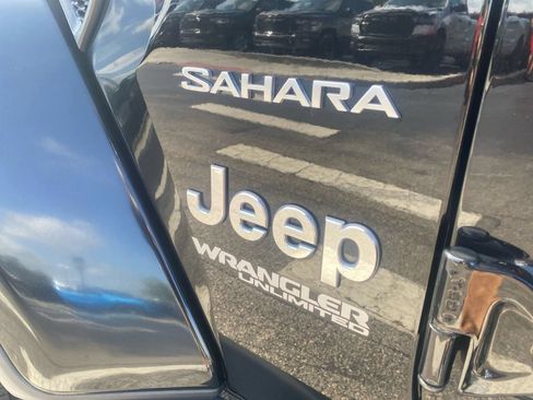Used 2021 Jeep Wrangler Unlimited Sahara AWD/4WD image 29