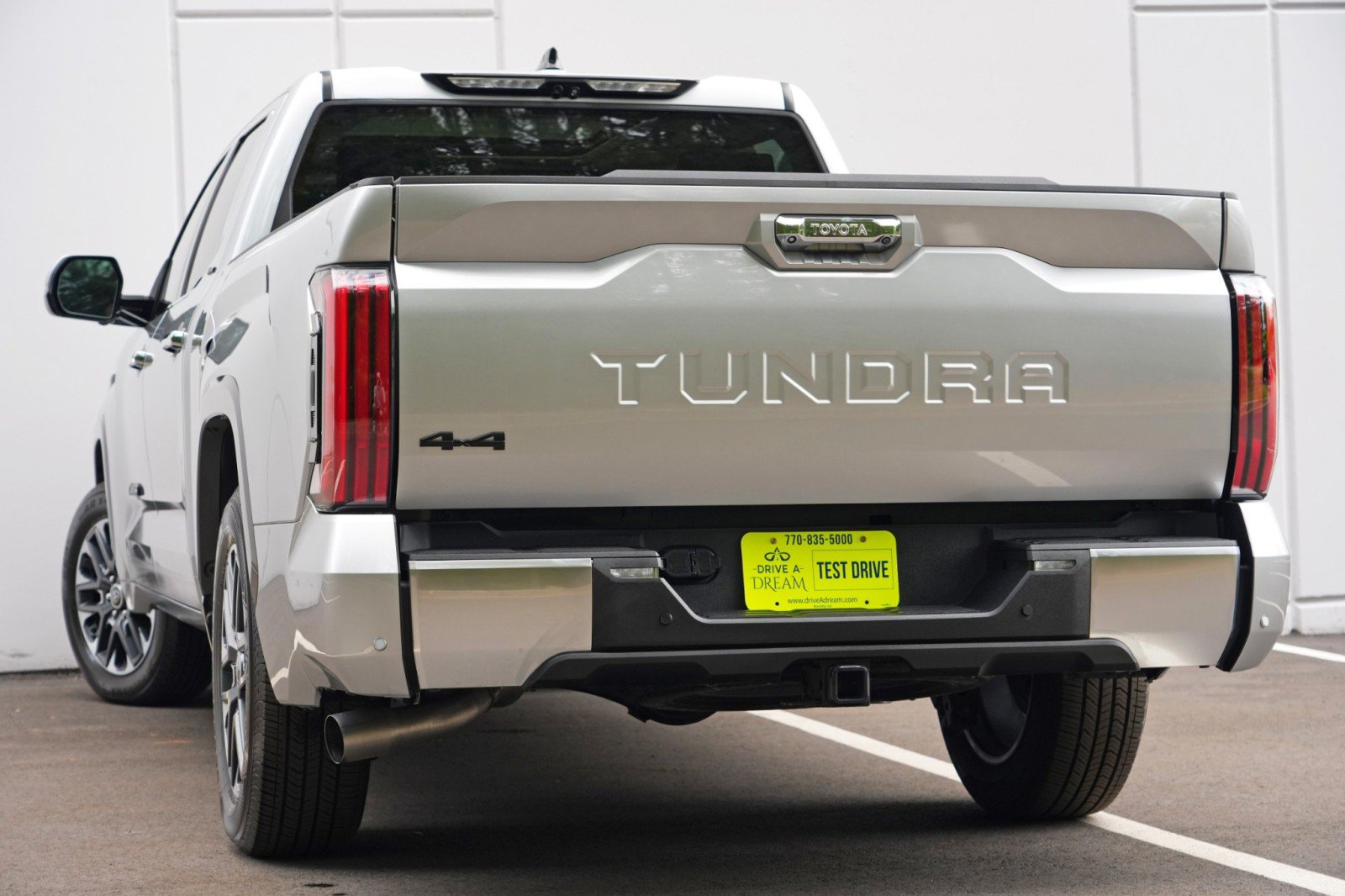 Used 2022 Toyota Tundra Limited AWD/4WD image 6