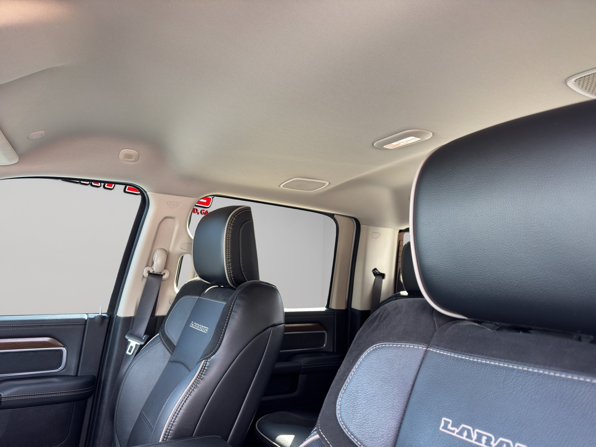 Used 2024 RAM 2500 Laramie AWD/4WD image 4