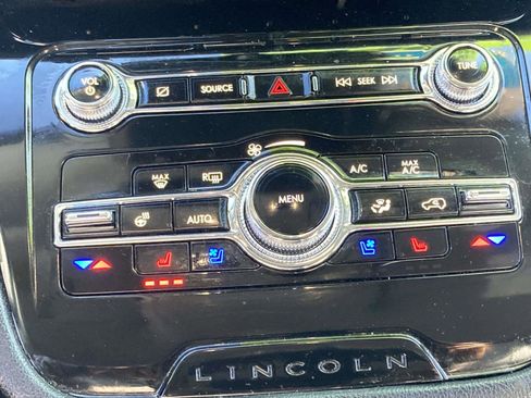 Used 2022 Lincoln Corsair Reserve w/ Elements Package image 25