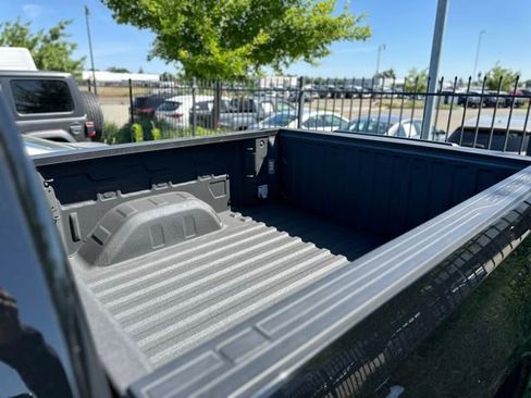 Used 2024 Chevrolet Silverado 1500 High Country w/ Technology Package image 5