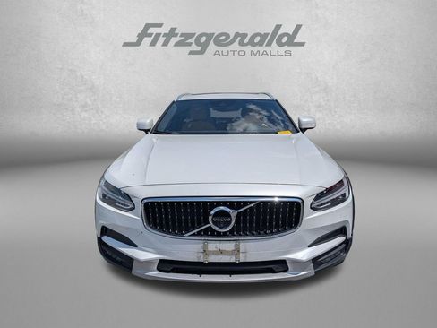 Used 2017 Volvo V90 T6 Cross Country AWD/4WD image 2