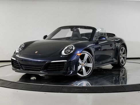 Used 2017 Porsche 911 Carrera 4 image 1