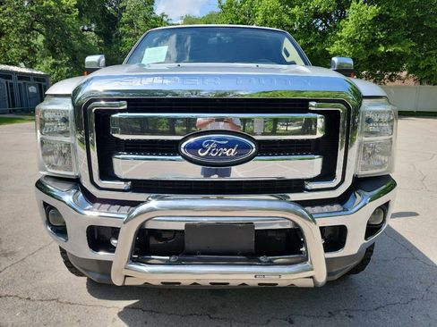 Used 2011 Ford F250 Lariat w/ Lariat Interior Pkg image 2