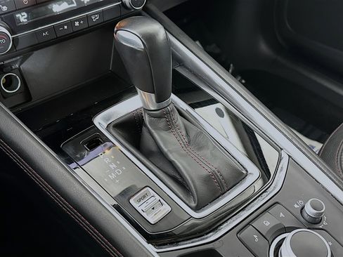 Used 2024 MAZDA CX-5 Carbon Edition image 17