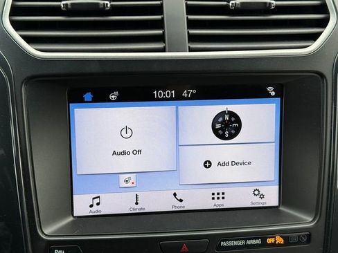 Used 2018 Ford Explorer XLT w/ Equipment Group 202A FWD image 11