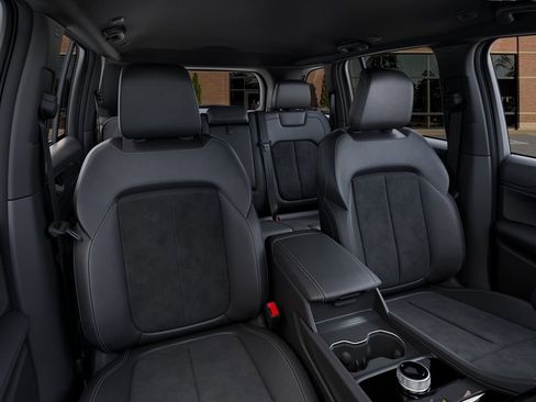 New 2025 Jeep Grand Cherokee Altitude image 16