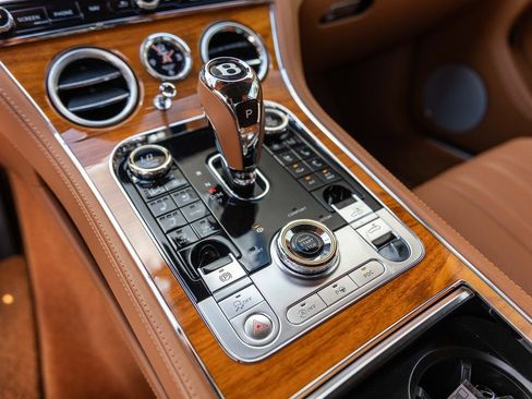 Certified 2022 Bentley Continental GT AWD/4WD image 35