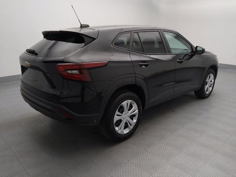 Used 2024 Chevrolet Trax LS FWD image 10