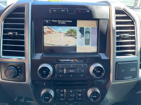 Used 2015 Ford F150 Platinum w/ Equipment Group 701A Luxury AWD/4WD image 10