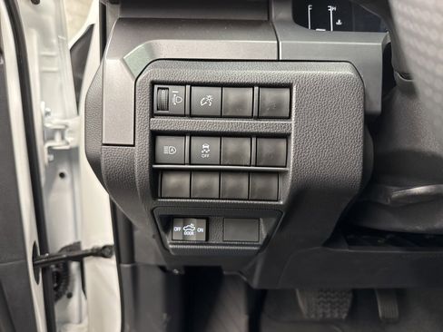 New 2025 Toyota Tacoma SR5 image 33