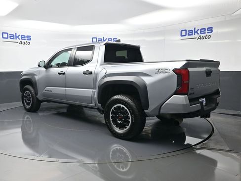 Used 2025 Toyota Tacoma TRD Off-Road image 6