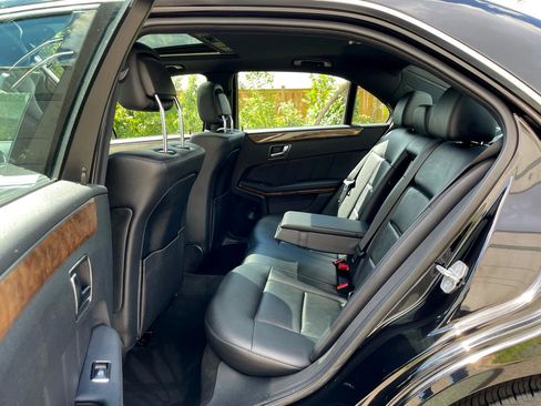 Used 2010 Mercedes-Benz E 350 4MATIC Sedan image 16