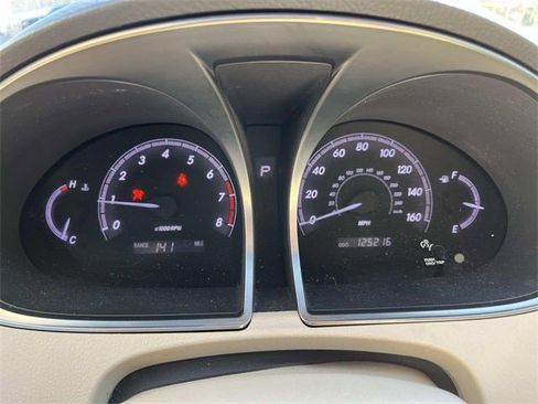 Used 2011 Toyota Avalon Limited image 35