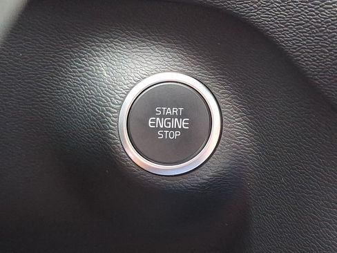 Certified 2023 Volvo XC40 B5 Plus w/ Protection Package Premier AWD/4WD image 25