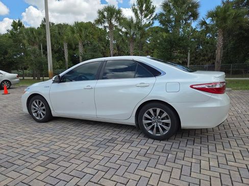 Certified 2016 Toyota Camry XLE FWD image 9