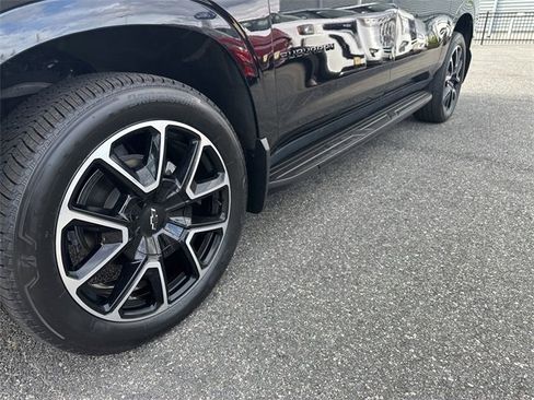 Used 2023 Chevrolet Suburban RST w/ Sport Performance Package image 12