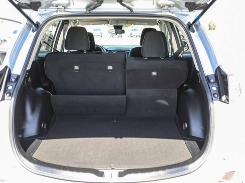 Certified 2018 Toyota RAV4 LE w/ All Weather Liner Package AWD/4WD image 25