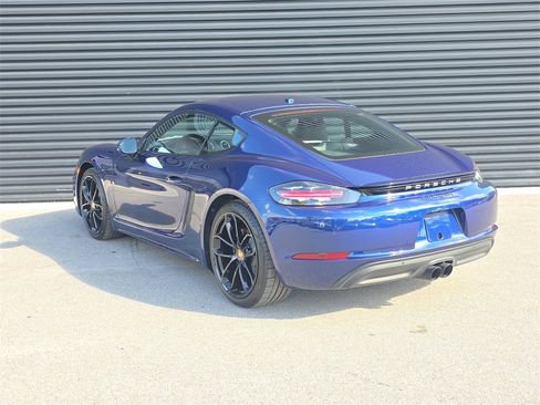 Used 2024 Porsche 718 Cayman image 3
