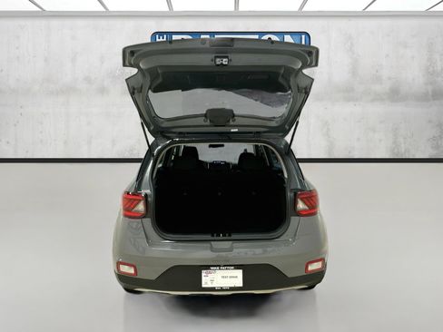 Used 2020 Hyundai Venue SEL FWD image 23