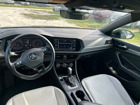 Used 2020 Volkswagen Jetta R-Line w/ R-Line Cold Weather Package FWD image 9