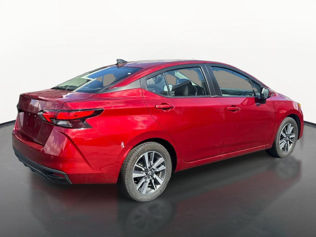 Used 2021 Nissan Versa SV FWD image 3