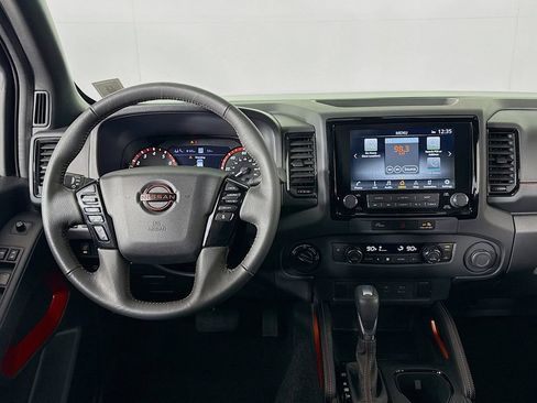 Used 2024 Nissan Frontier PRO-4X w/ Technology Package image 11