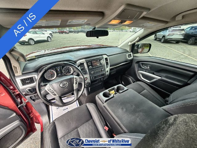 Used 2017 Nissan Titan SV AWD/4WD image 21