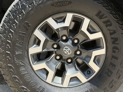 Used 2023 Toyota Tacoma TRD Off-Road AWD/4WD image 10