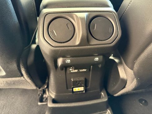 Used 2022 Jeep Wrangler Unlimited Rubicon 4xe w/ Cold Weather Group AWD/4WD image 24