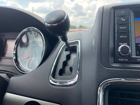 Used 2019 Dodge Grand Caravan GT FWD image 25