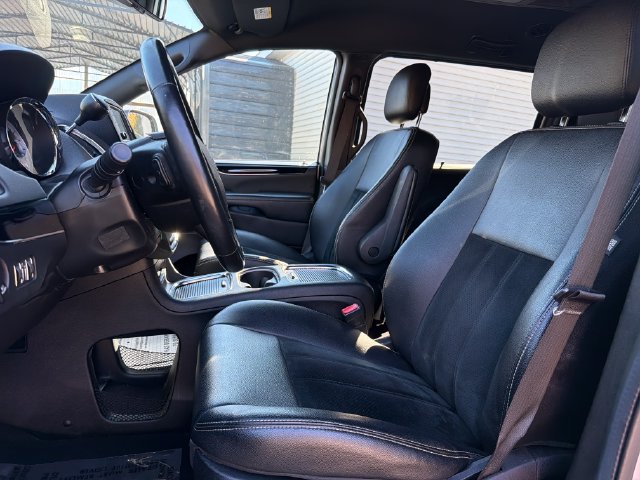 Used 2018 Dodge Grand Caravan SXT w/ Driver Convenience Group FWD image 10