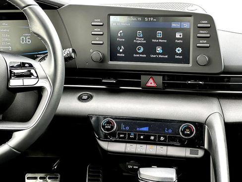 Used 2025 Hyundai Elantra Sport FWD image 32