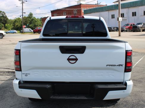 Certified 2022 Nissan Frontier PRO-4X w/ Technology Package AWD/4WD image 4