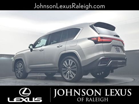 Used 2023 Lexus LX 600 4WD w/ Accessory Package (Z1) image 19