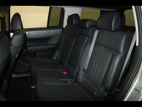 Used 2025 Hyundai Santa Fe SEL AWD/4WD image 30