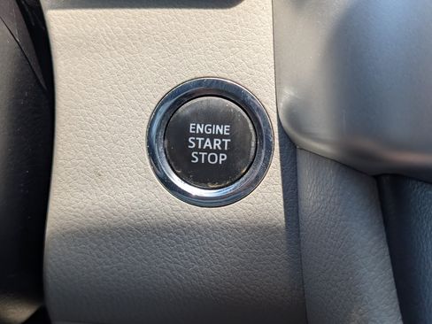 Used 2016 Toyota Highlander Limited Platinum FWD image 15