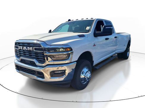 New 2026 RAM 3500 Tradesman AWD/4WD image 4