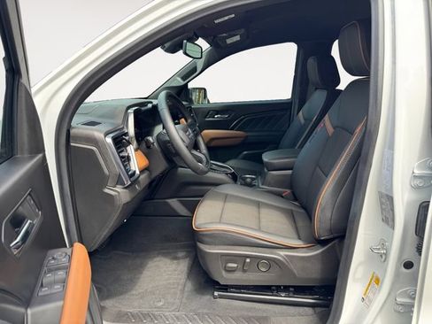 Certified 2024 GMC Canyon AT4 AWD/4WD image 11
