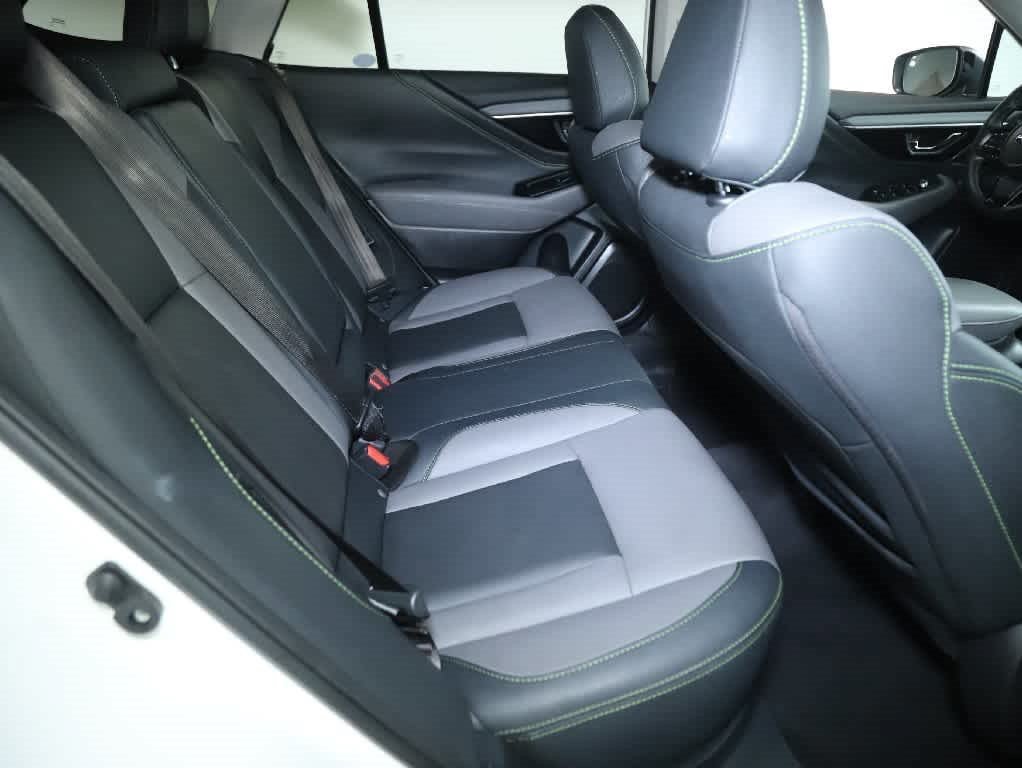 Used 2024 Subaru Outback Onyx Edition AWD/4WD image 32