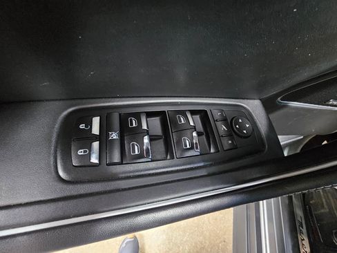 Used 2018 Maserati Levante GranLusso image 25