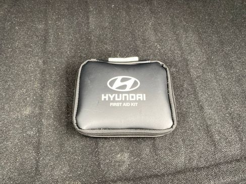 Certified 2023 Hyundai Elantra SE FWD image 24
