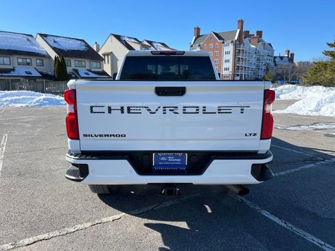 Used 2023 Chevrolet Silverado 2500 LTZ w/ LTZ Plus Package image 9