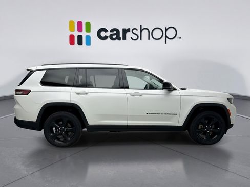 Used 2023 Jeep Grand Cherokee L Limited w/ Black Appearance Package AWD/4WD image 6